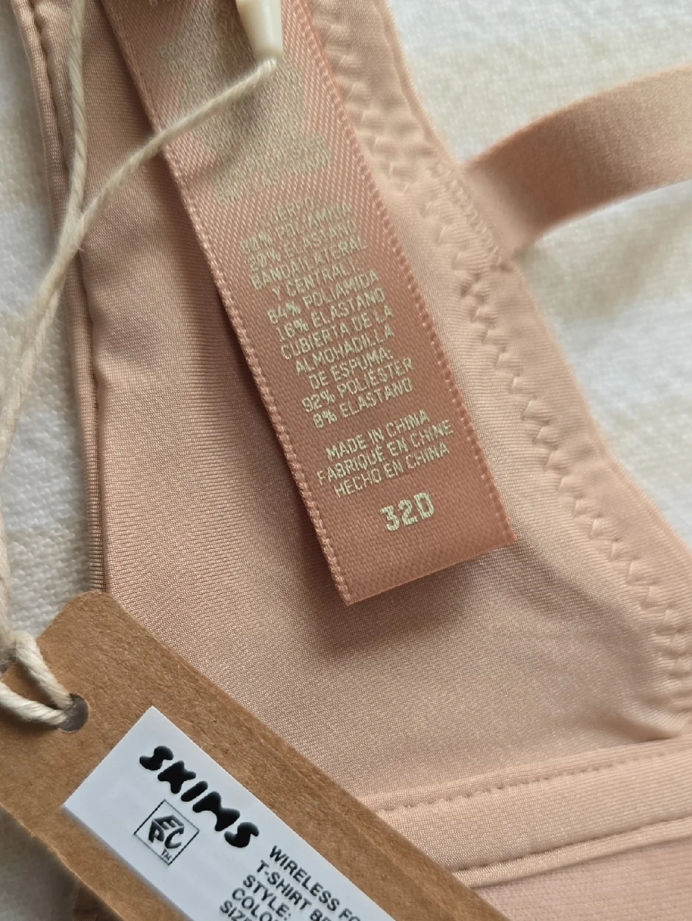 SKIMS Wireless Form T-Shirt Bra Size:32D Clay - Picture 6 of 6